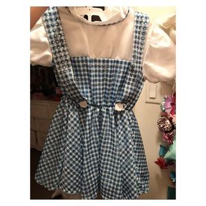 Dorthy costume